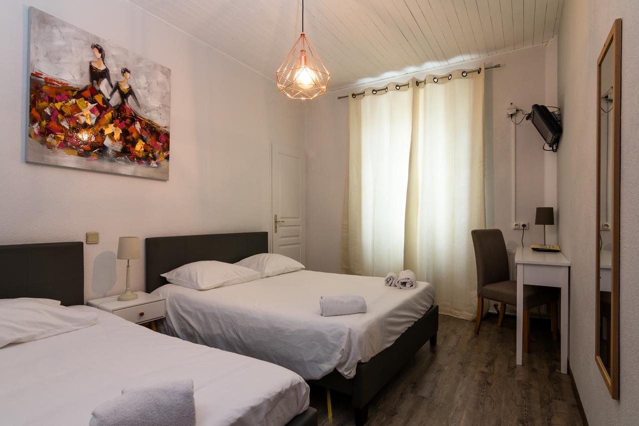 Ma Petite Auberge Кастеллан Экстерьер фото